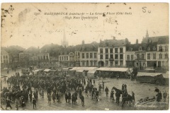 Hazebrouck bombardé - La Grand' Place (Côté Sud)