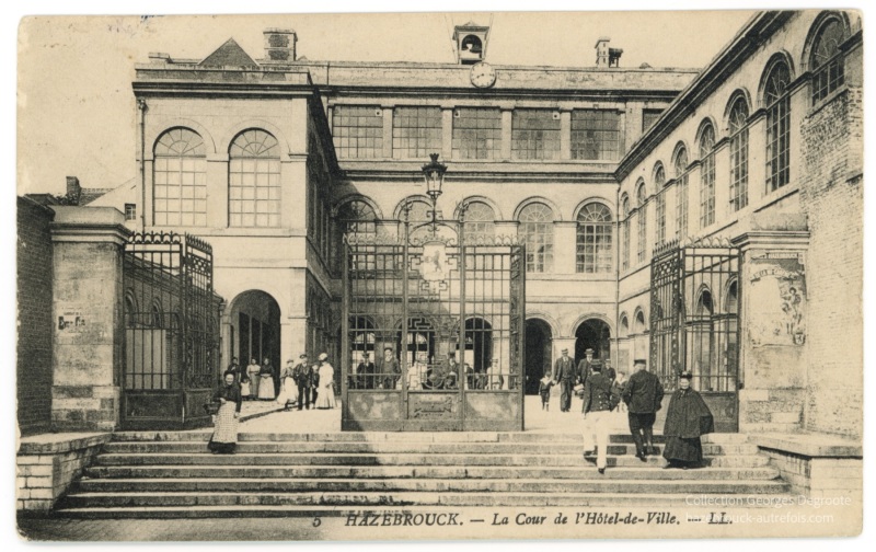 La Cour de l'Hôtel de Ville