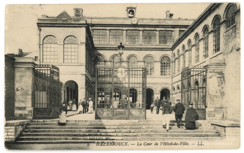 La Cour de l'Hôtel de Ville