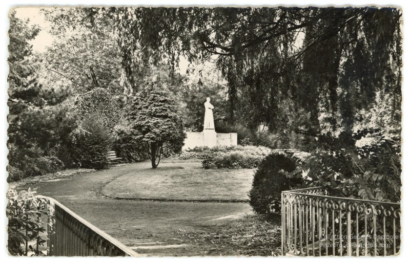 Monument commémoratif de l\'Abbé Lemire au Jardin Public