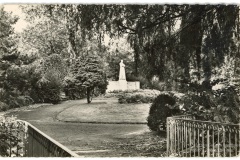 Monument commémoratif de l\'Abbé Lemire au Jardin Public