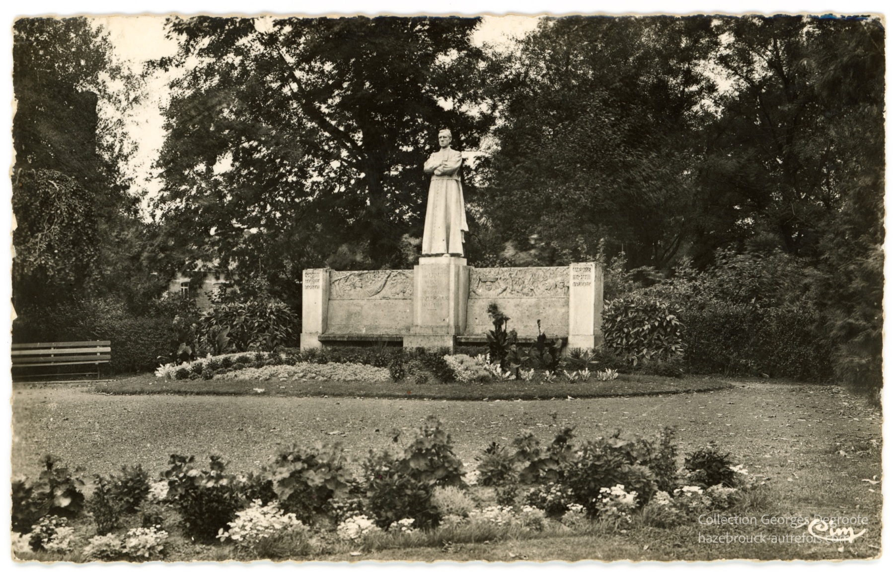 Monument commémoratif de l'Abbé Lemire au Jardin Public